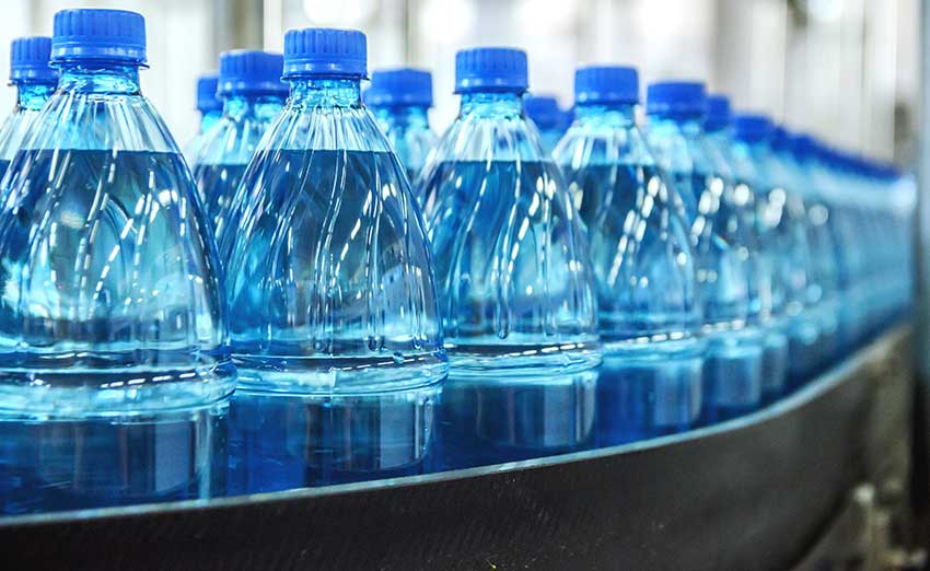 Savez-vous ce que peut cacher votre eau en bouteille ?